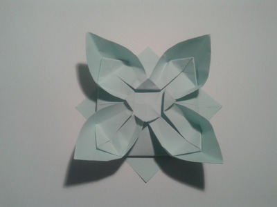 Como hacer una flor de papel sencilla (origami)