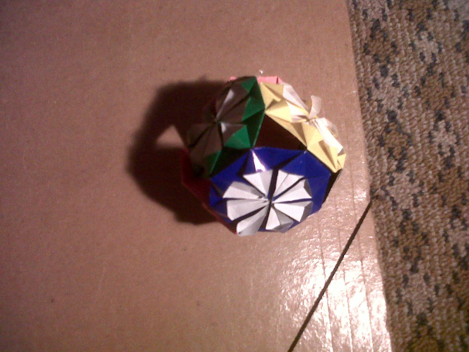 Como hacer una esfera decorativa en origami