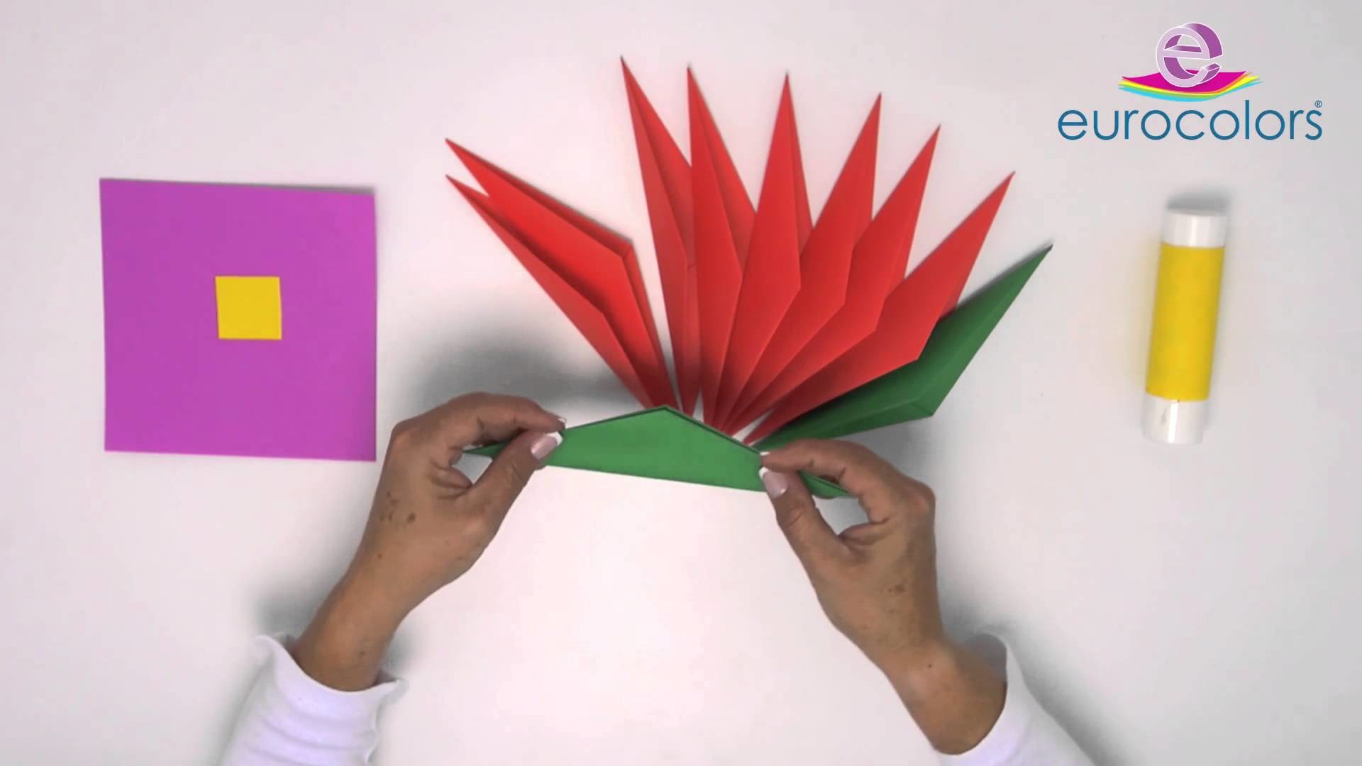Arte con papel - Videocápsula 1 - Nochebuena origami