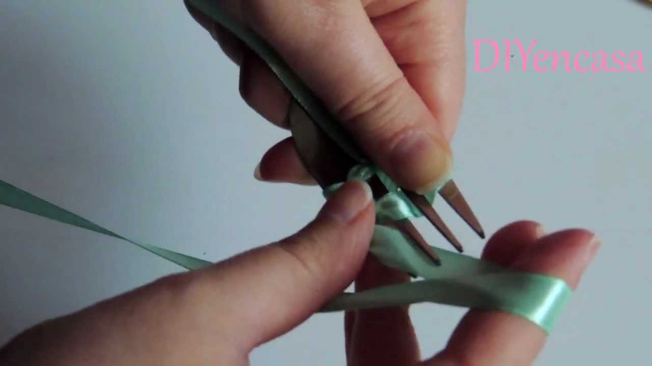 Tutorial DIY como hacer un lazo doble con ayuda de un tenedor.