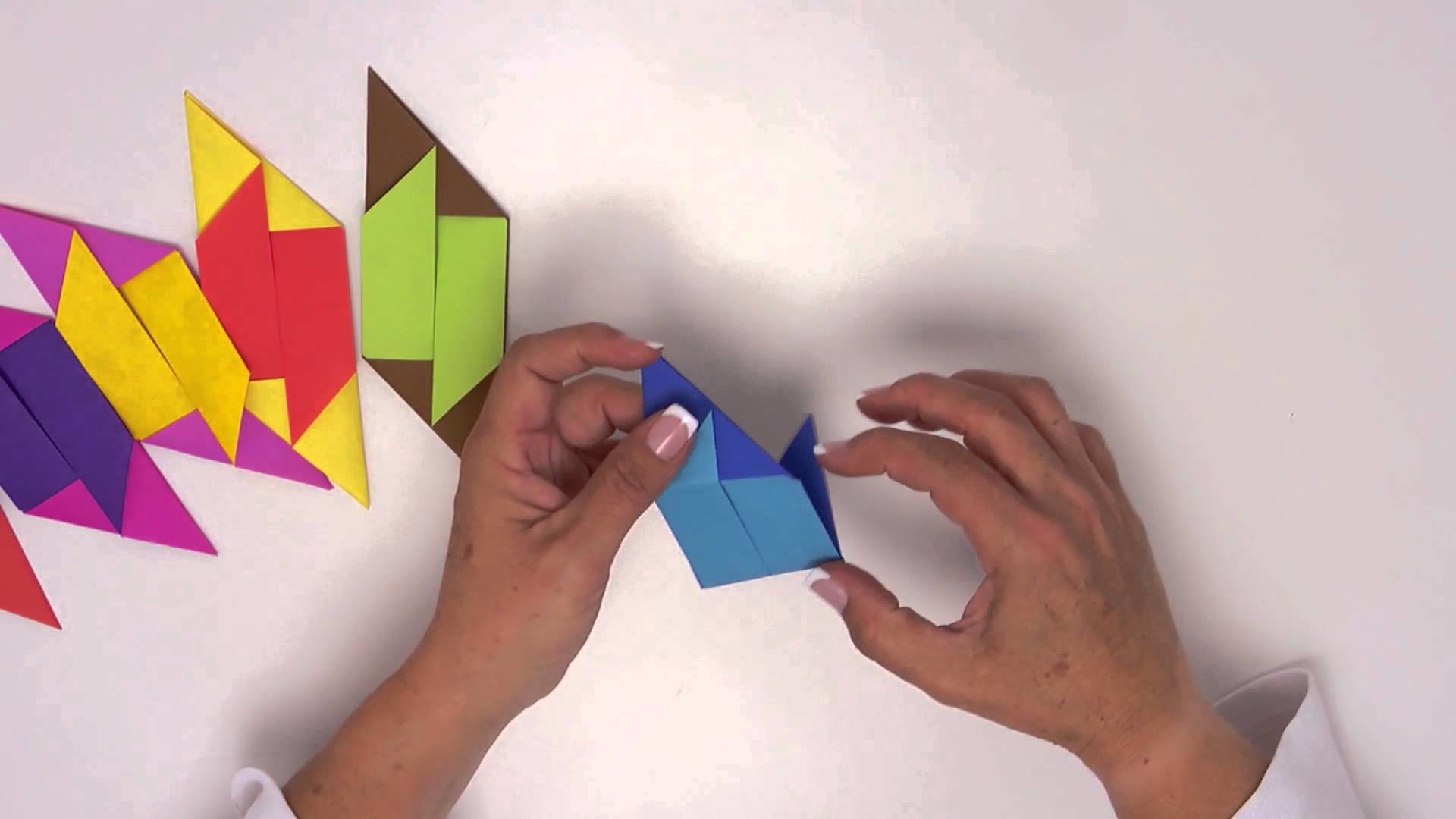 Arte con papel - Videocápsula 3 - Cubo de origami