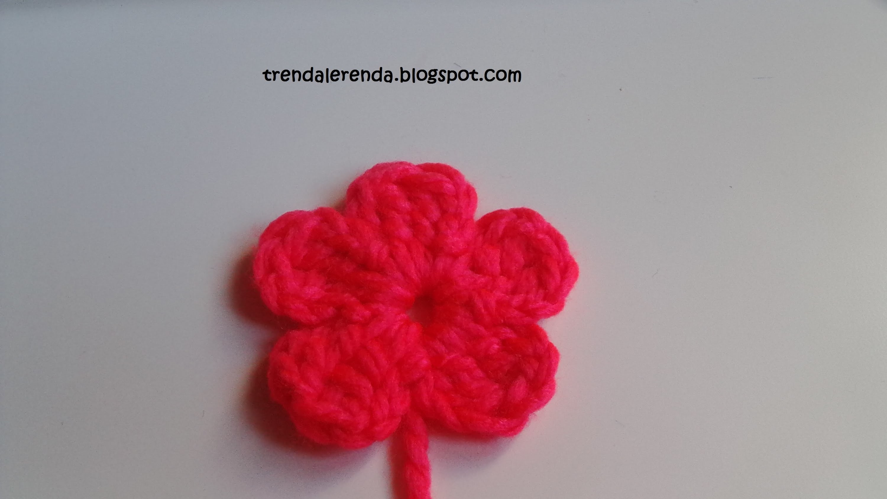 Flor fácil de crochet de 5 pétalos en 5 minutos