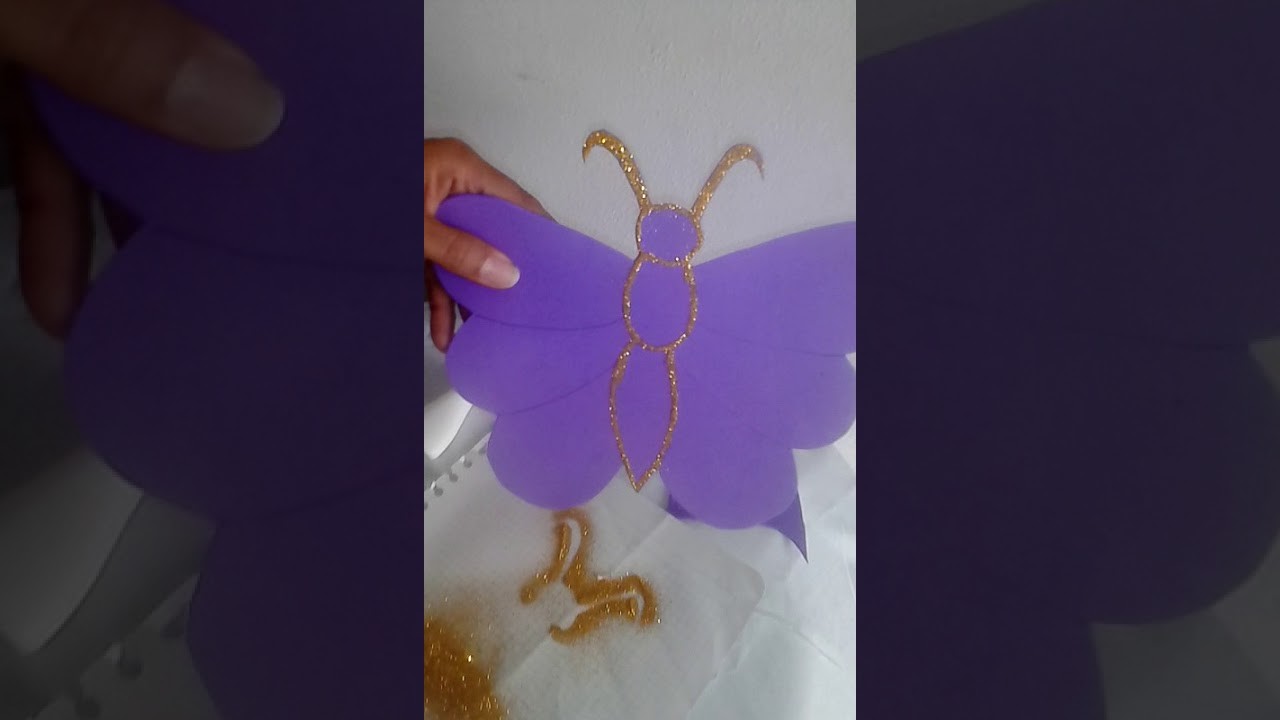 MANUALIDADES: Mariposas en foamy decoradas con escarcha.