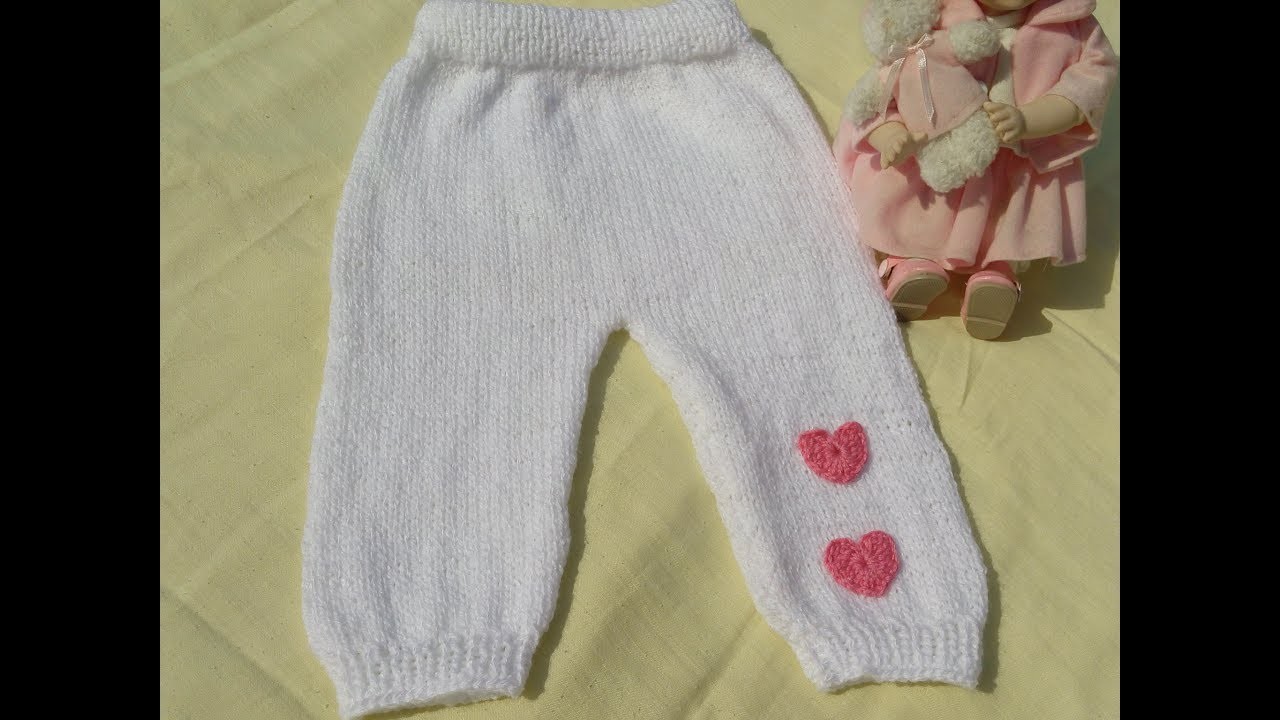 Pantalón para bebé tejido en dos agujas