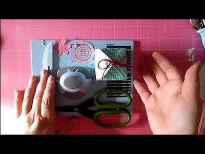 Cómo hacer una caja  con la tabla "Card and envelope maker" de Scrap collection - Tutorial caja 1