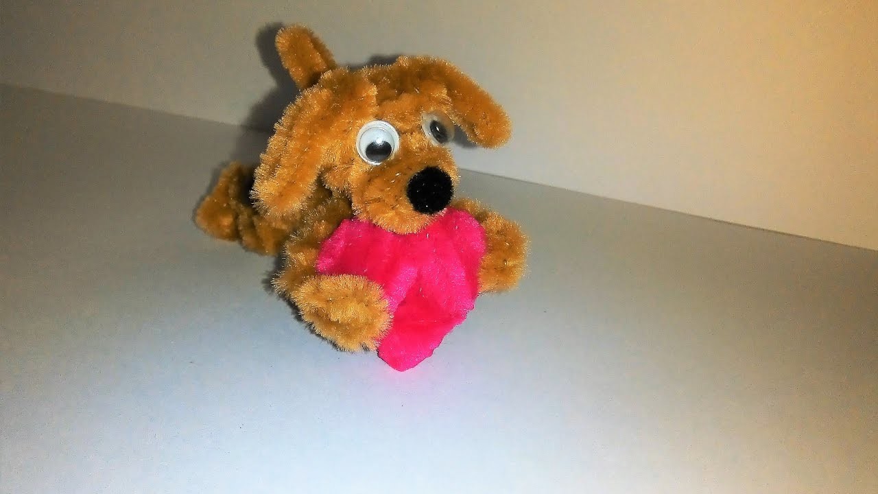Perrito enamorado hecho de  limpiapipas.pipe cleaner  (Día del amor)