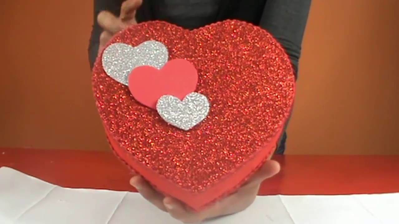 Cajita en forma de corazón para san Valentín- Heart shaped box for valentines
