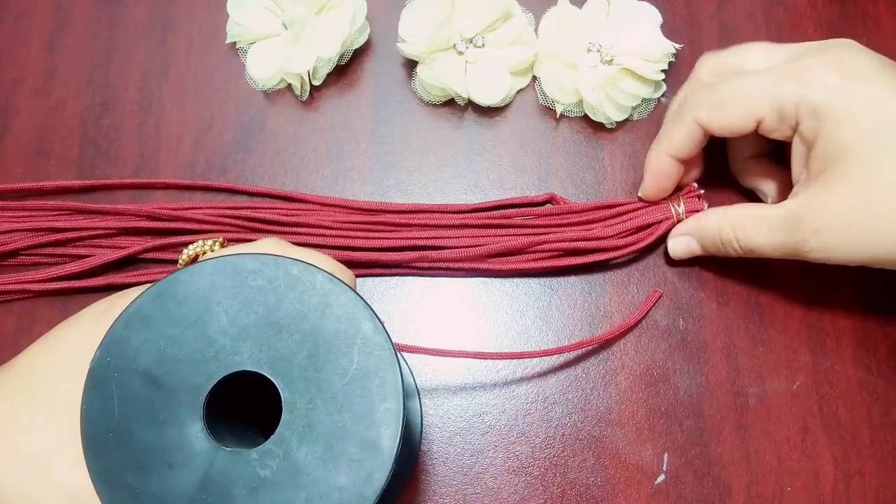 Collar trenzado con 5 cabos