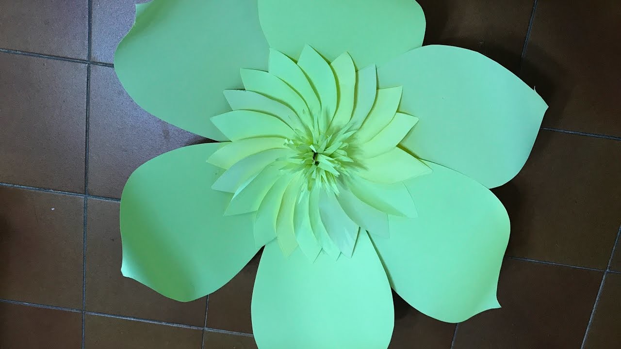 Flor grande 19 hecha en cartulina   Big flower made with cardboard