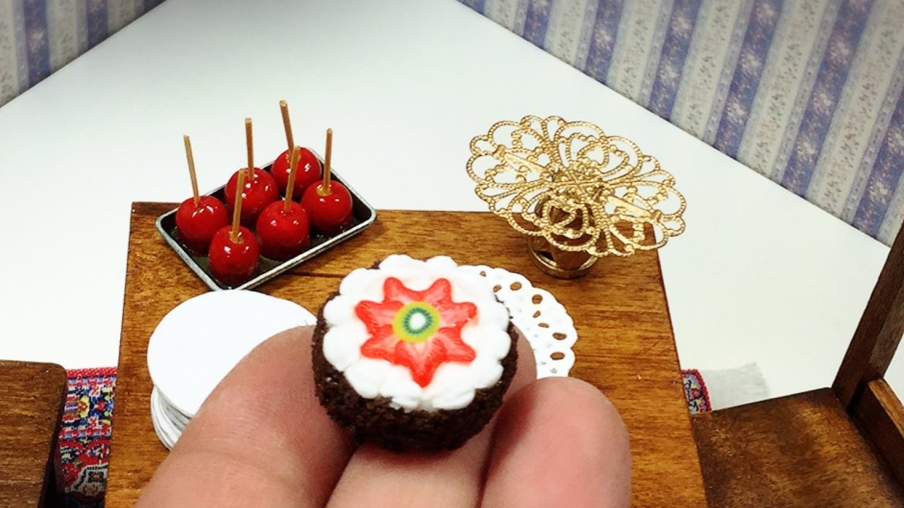 Pastel simple miniatura.Tutorial miniatura. Miniature simple cake