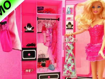 Armario de Barbie, con vestidos y accesorios