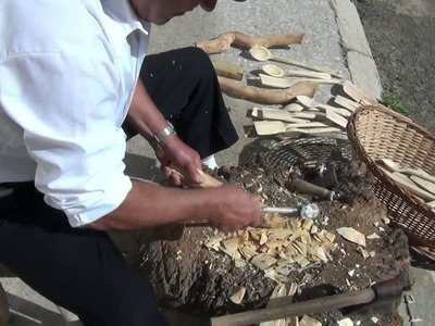 Quintana del Monte.Cesio haciendo una cuchara de madera.2013