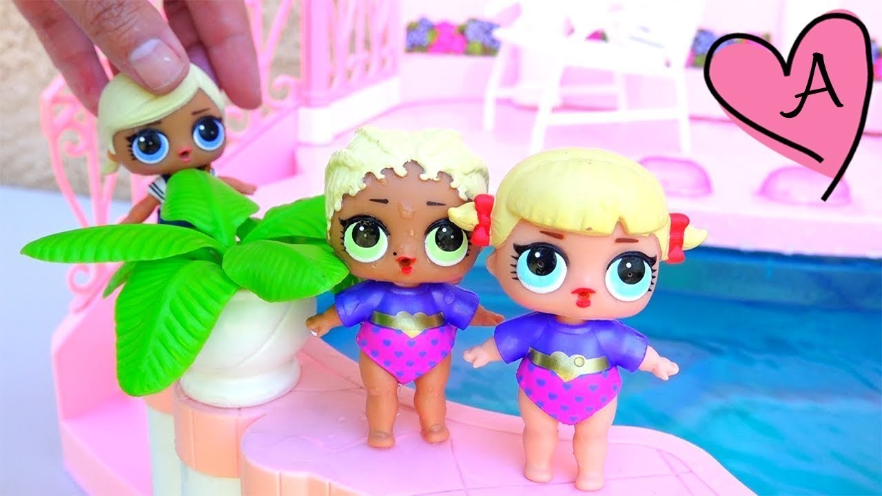 Bebes LOL van a la piscina  - Bolas Serie 2 | Muñecas y juguetes con Andre para niñas y niños