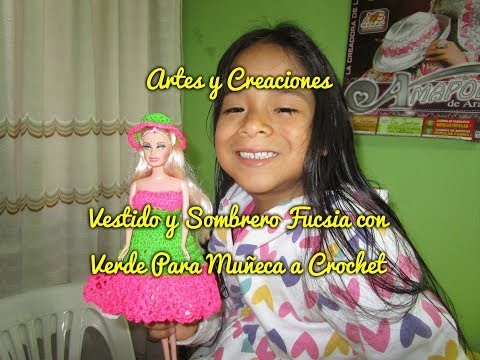 VESTIDO Y SOMBRERO FUCSIA CON VERDE  PARA MUÑECA TEJIDA A CROCHET