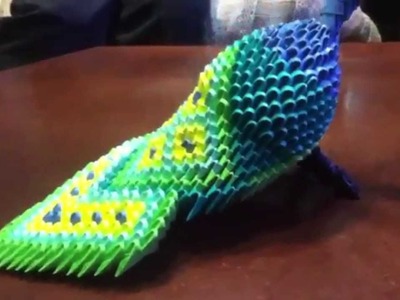 Pavo real de cola cerrada origami 3D