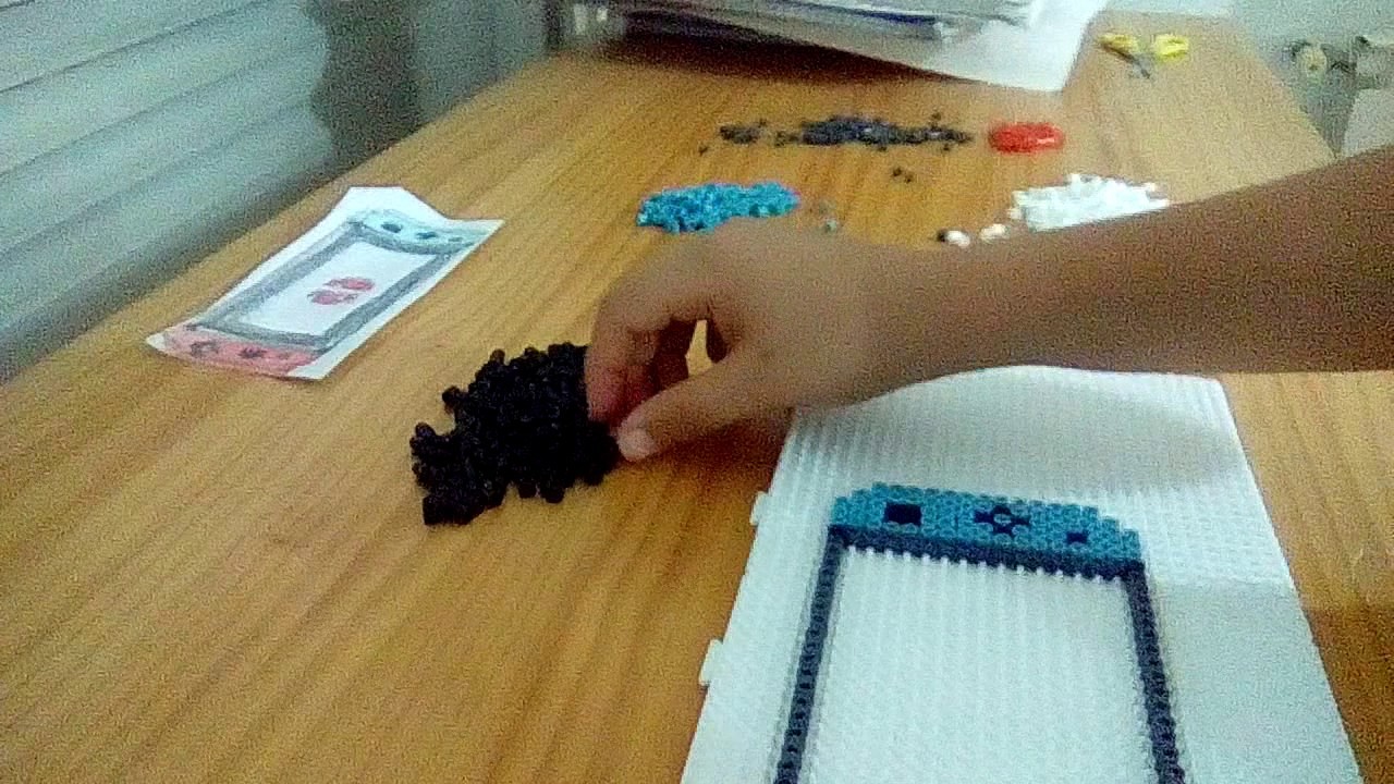 Tutorial de como hacer una nintendo switch con hama beads