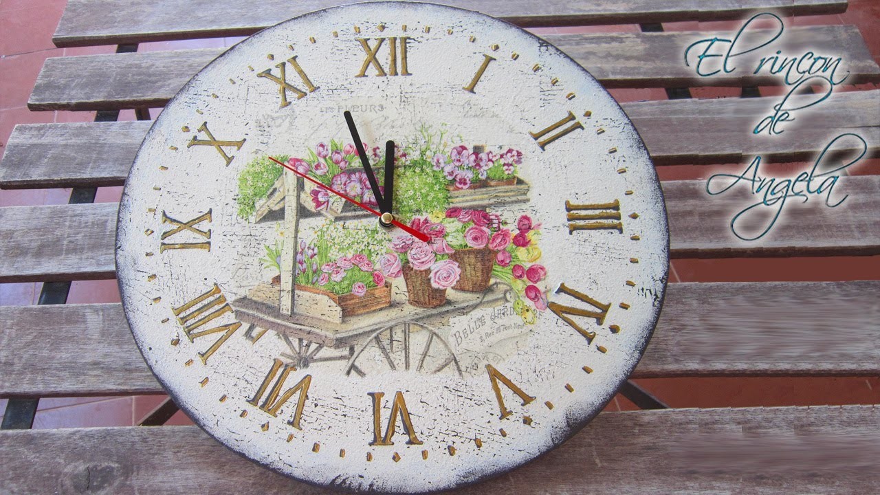 Reloj de madera estilo vintage con decoupage y craquelado con sello- Creavea
