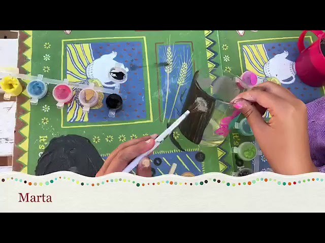 Haciendo manualidades con mi amiga Marta