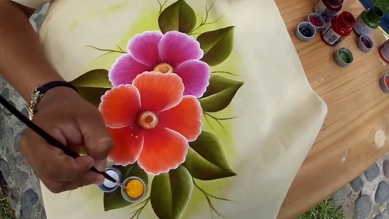 Tutorial de pintura textil, aplicación de fondo como pintar hoja y flor.