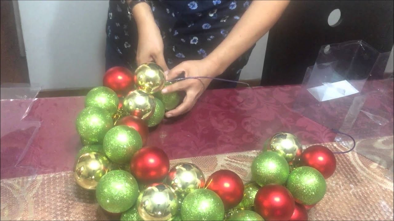 Como hacer una corona navideña con esferas