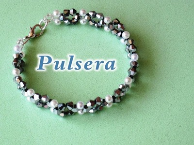 # DIY - Pulsera con tupis plateados y perlas