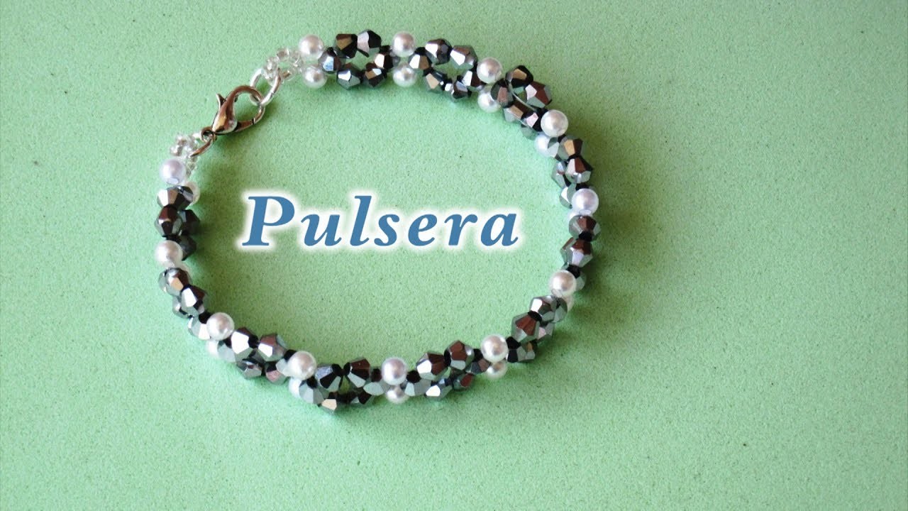 # DIY - Pulsera con tupis plateados y perlas