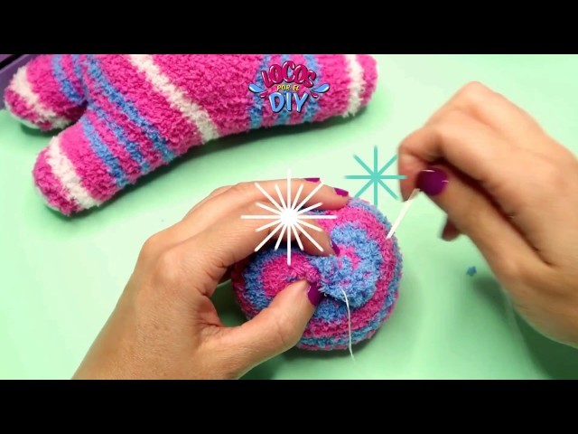 DIY Unicornio de Peluche hecho con calcetines   manualidades faciles para niños
