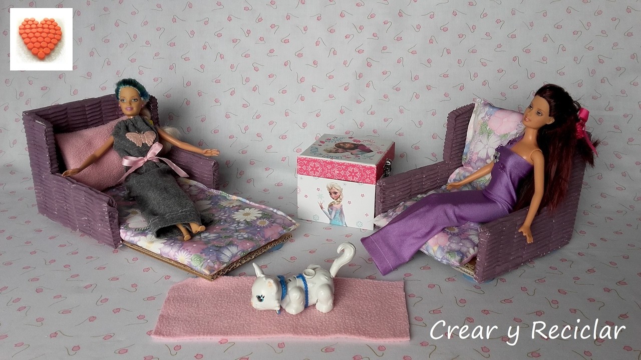 Sofá cama para muñecas con materiales reciclados