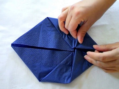 Como doblar una servilleta de papel, Forma de flor de loto