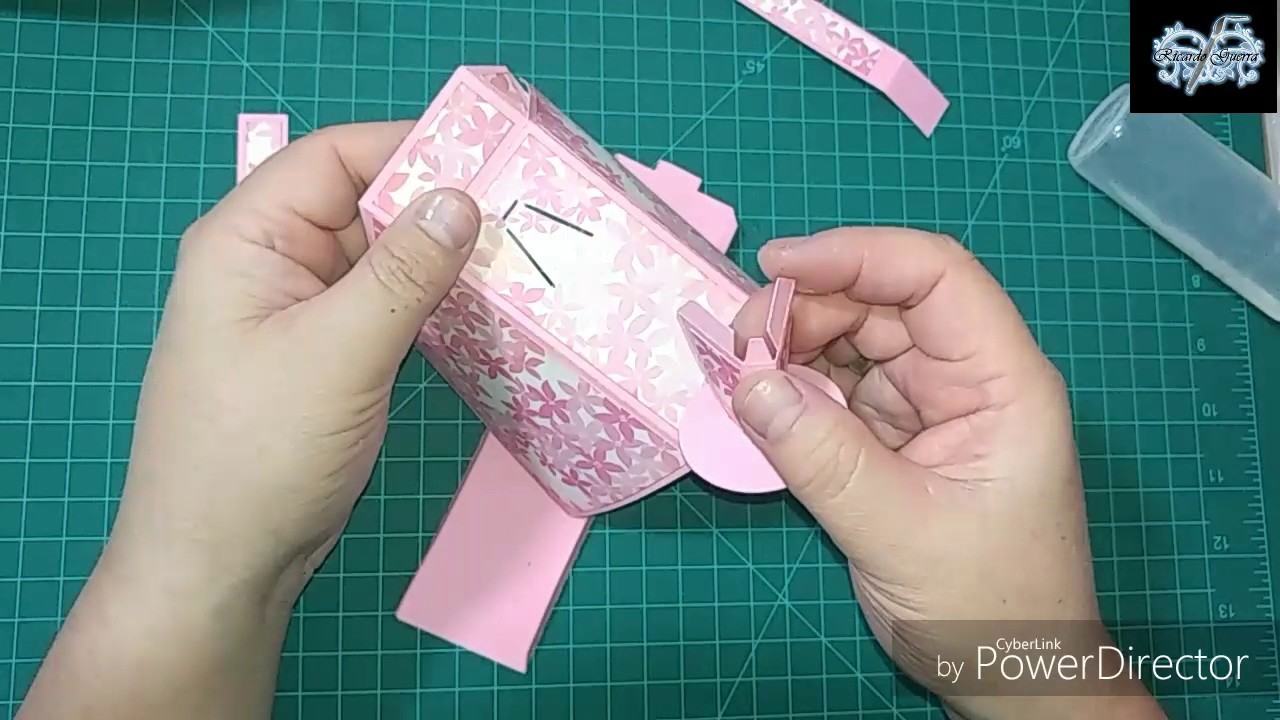 Como hacer una regadera con papel.