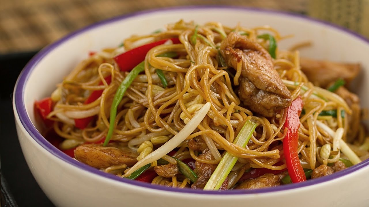 Chow Mein de Pollo - Fideos Chinos fritos con pollo l Kwan Homsai