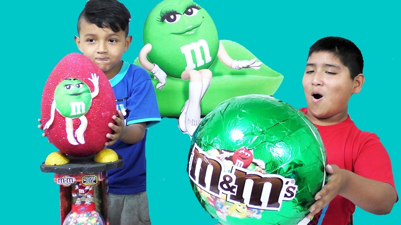 Huevo Gigante de M&M's Chocolates - M&M's Collection Candy Unboxing