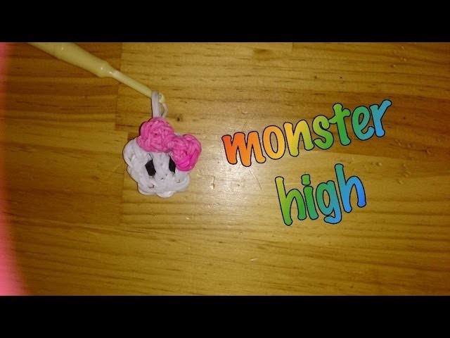 Calavera Monster High de gomitas con telar