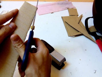 Como hacer un avión con cartón sin pegamento How to make a cardboard airplane without glue