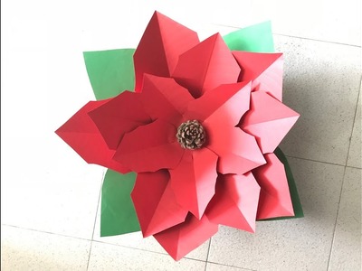 Flor de navidad o Ponsetia hecha en cartulina Christmas flower made on paper