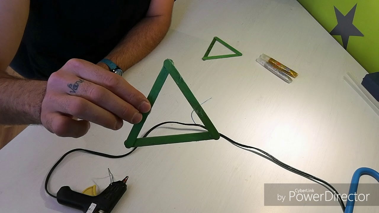 Como hacer Estrellas de navidad con palitos de helado