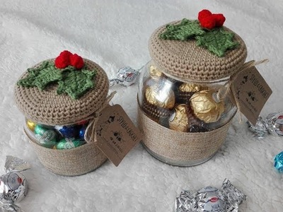 Tarro decorado en crochet con acebo para navidad