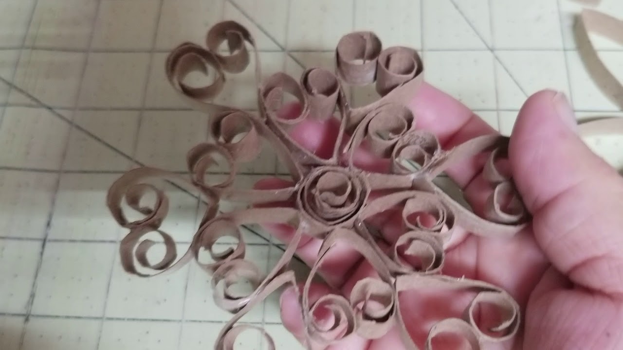 DIY:How to make wreath out of paper towel rolls.