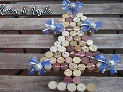 Árbol de navidad hecho con tapones de corcho reciclados - D.O. La mancha
