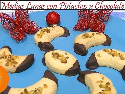 Medias Lunas con Pistachos y Chocolate | Receta de Cocina en Familia