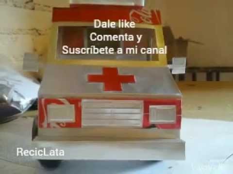 Ambulancia hecha con latas de aluminio