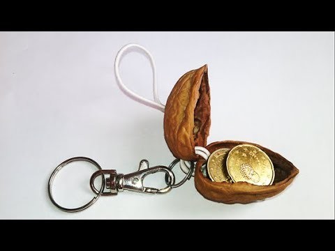 Cómo hacer un llavero-monedero con una nuez