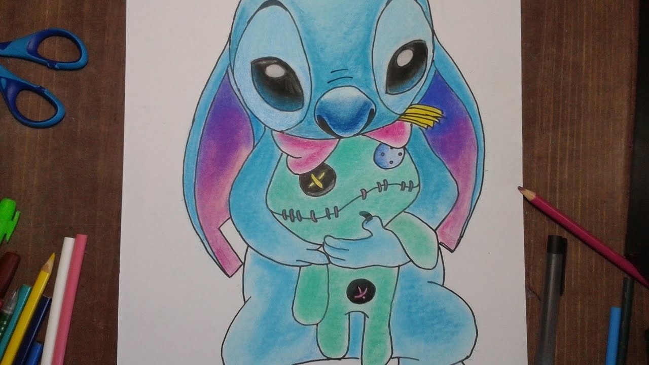 Dibujando a Stitch.
