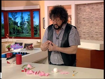 Jorge Rubicce - Bienvenidas TV - Modela una Magnolia en Goma Eva.