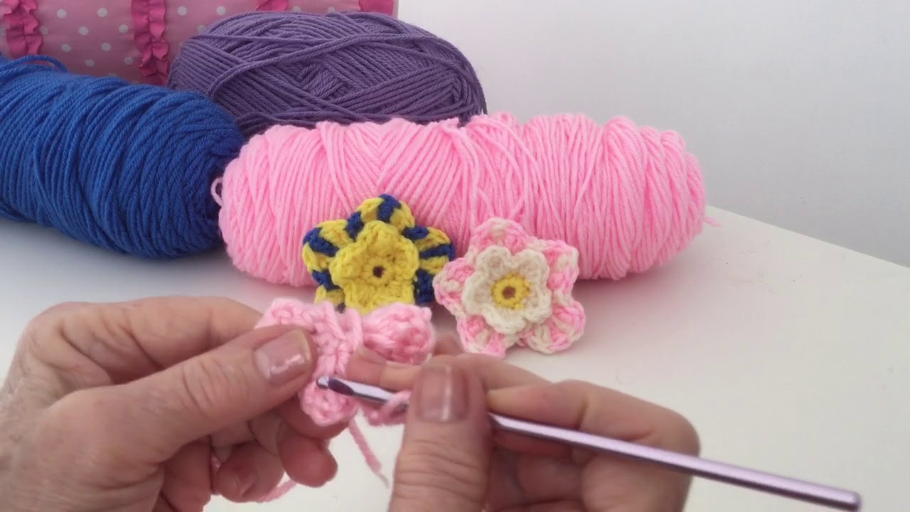 Como hacer Flores en Crochet de dos Colores ( flor #5 )