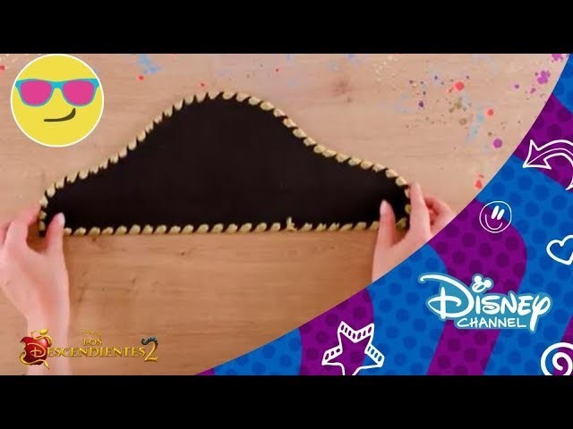 Los Descendientes 2: Tutorial -  Sombrero Pirata de Harry Hook | Disney Channel Oficial
