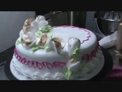 Decoración torta con merengue italiano,técnica de las rosas con el palillo
