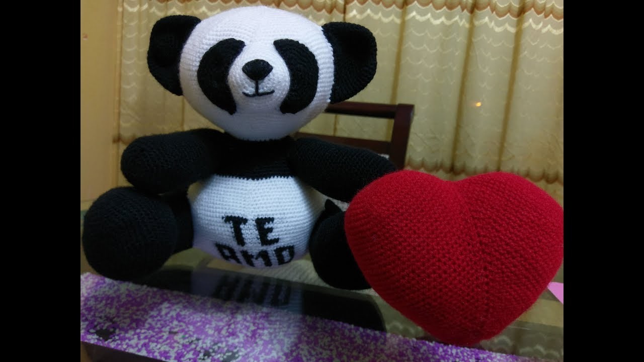 Oso panda amigurumi (personalizado con "TE AMO") | How to make a crochet amigurumi panda - tutorial