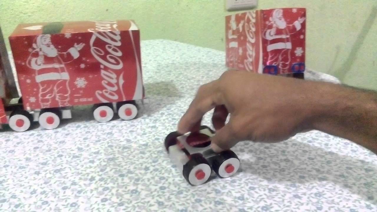 Trailer coca-cola hecho con latas de aluminio