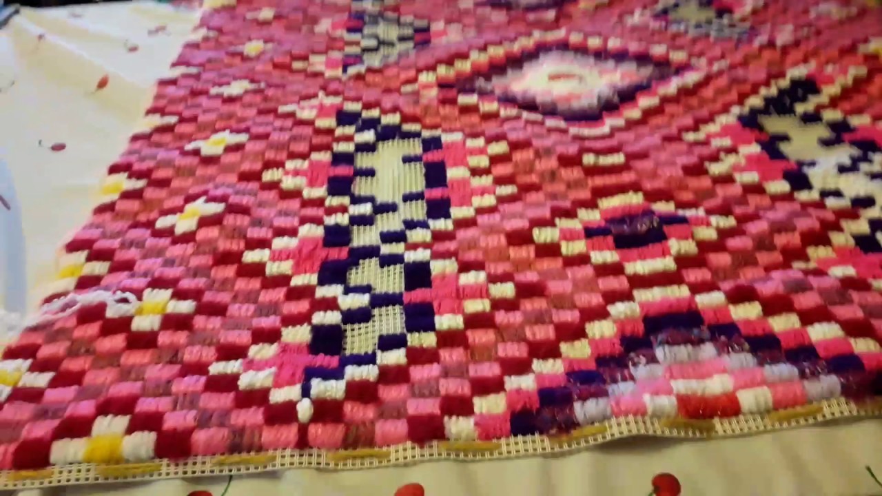 A menos de una hora de terminar esta obra textil de diseño Incaico